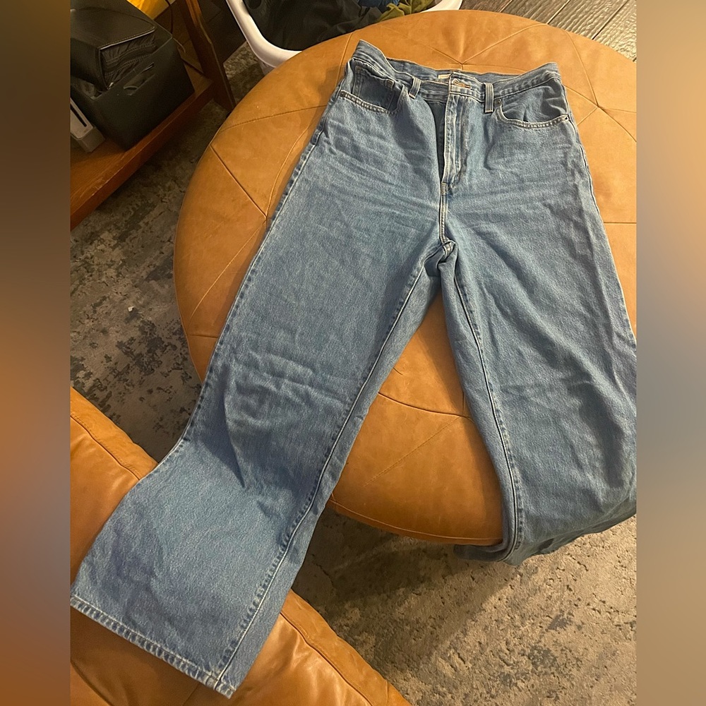 Medium-Wash Levi’s High-Waisted Straight Leg Jeans Size 30